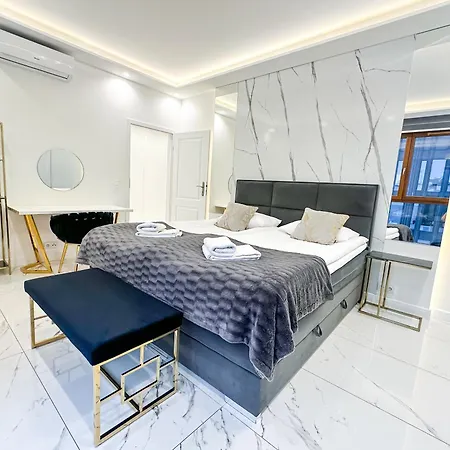 Karolkowa 28a - Luminous With Balcony By Renters Prestige * Varšava