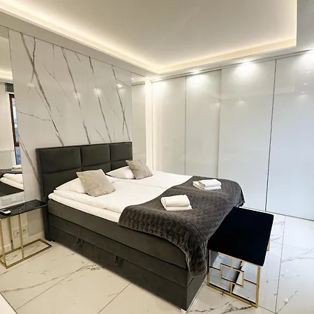 Karolkowa 28a - Luminous With Balcony By Renters Prestige *
