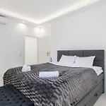 Appartement Karolkowa 28a - Luminous With Balcony By Renters Prestige
