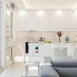 Karolkowa 28a - Luminous With Balcony By Renters Prestige