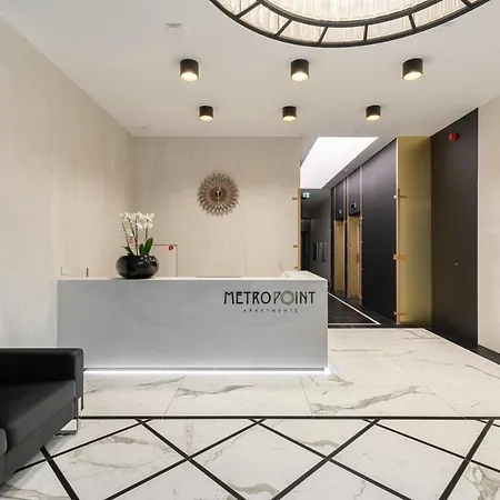 Karolkowa 28a - Luminous With Balcony By Renters Prestige Lägenhet