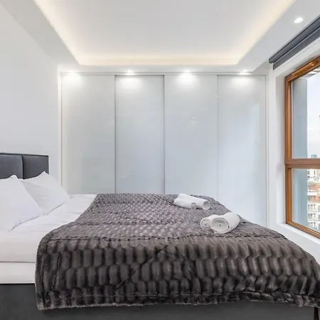 Karolkowa 28a - Luminous With Balcony By Renters Prestige Lägenhet Warszawa