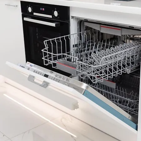 Karolkowa 28a - Luminous With Balcony By Renters Prestige Apartman *