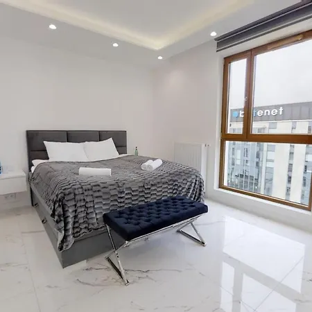 Karolkowa 28a - Luminous With Balcony By Renters Prestige