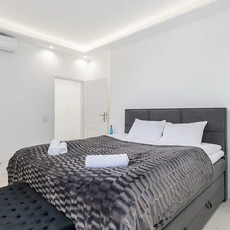 Lägenhet Karolkowa 28a - Luminous With Balcony By Renters Prestige