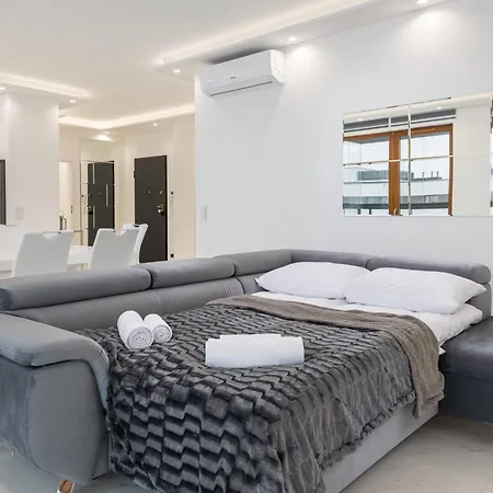 Lägenhet Karolkowa 28a - Luminous With Balcony By Renters Prestige