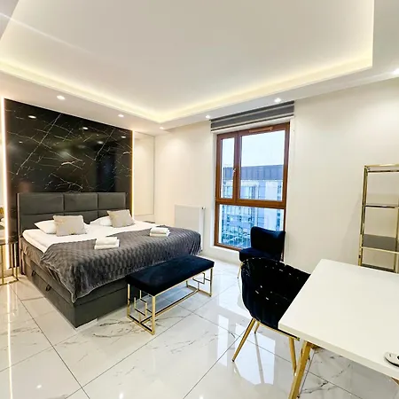 Karolkowa 28a - Luminous With Balcony By Renters Prestige *
