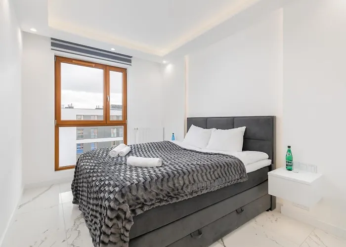 Karolkowa 28a - Luminous With Balcony By Renters Prestige *