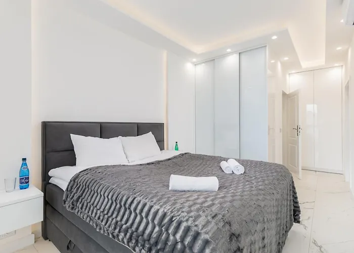 Karolkowa 28a - Luminous With Balcony By Renters Prestige Lejlighed *