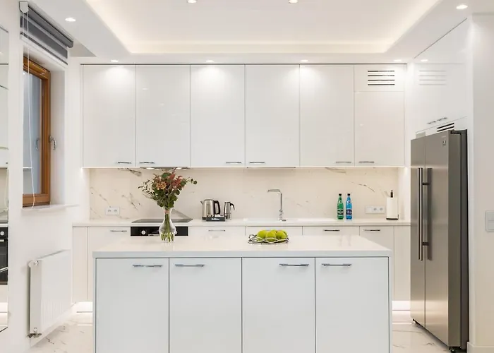 Karolkowa 28a - Luminous With Balcony By Renters Prestige *